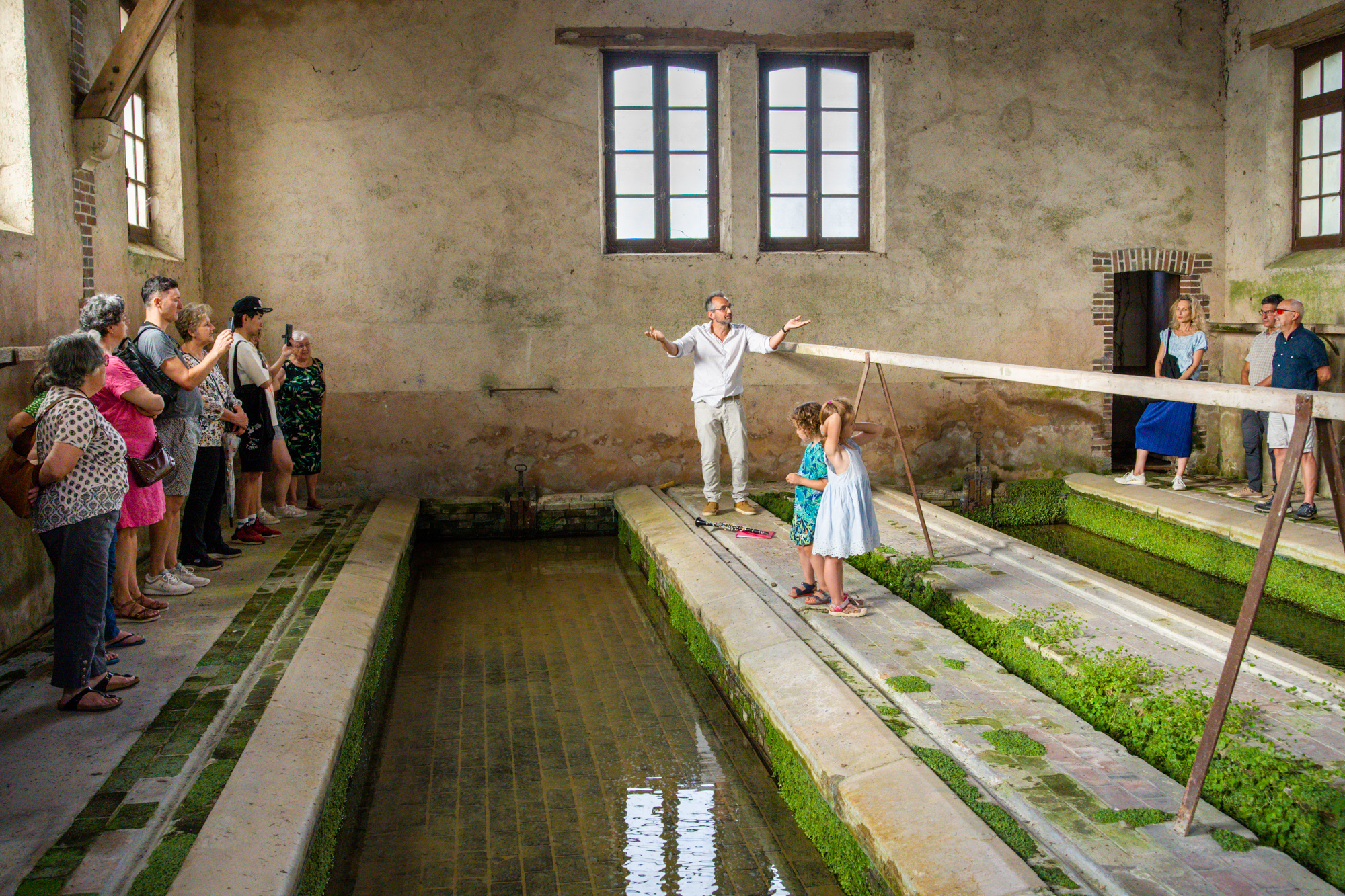 Balade chantée sur le sujet de l'eau, ici dans un ancien lavoir